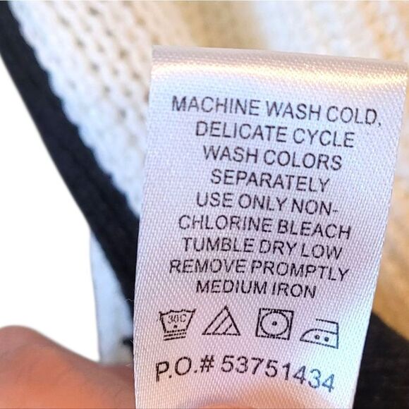 Ellos Women's Black And White Over Sized Stripe Sweater Size 2X - Picture 6 of 6